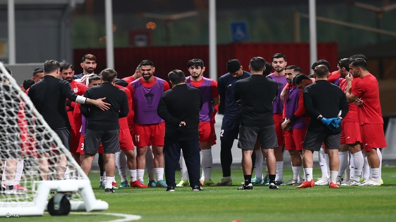 قلعه نویی از انتقادات با صبر و حوصله استفاده کند/ بازی با ازبکستان کمکی به تیم ملی فوتبال نمیکند