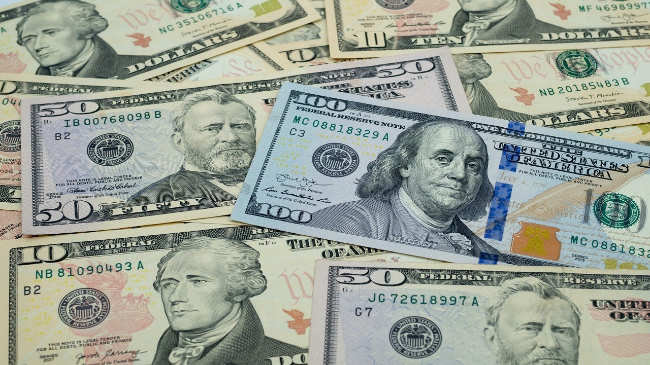 کاهش ارزش دلار آمریکا در جهان