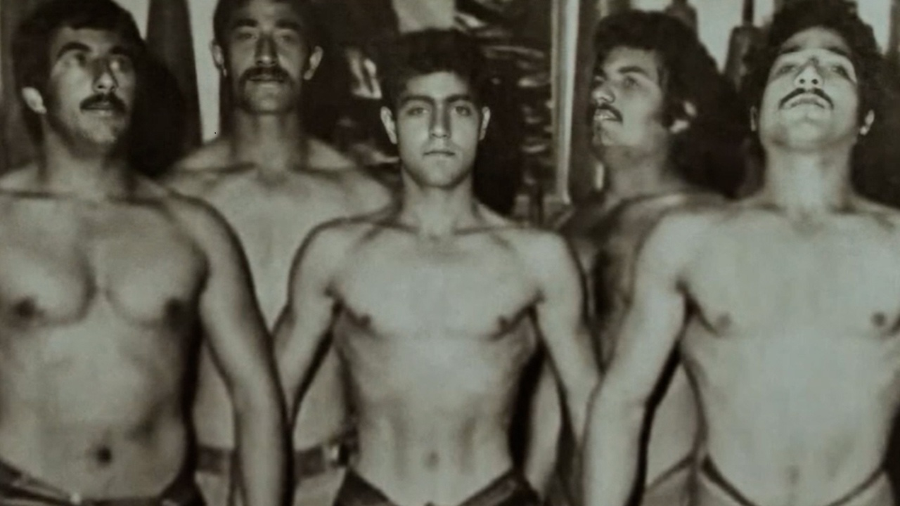 خاطره حاج قاسم از کتک زدن پاسبان زمان شاه به خاطر تعرض به دختر بیحجاب + فیلم