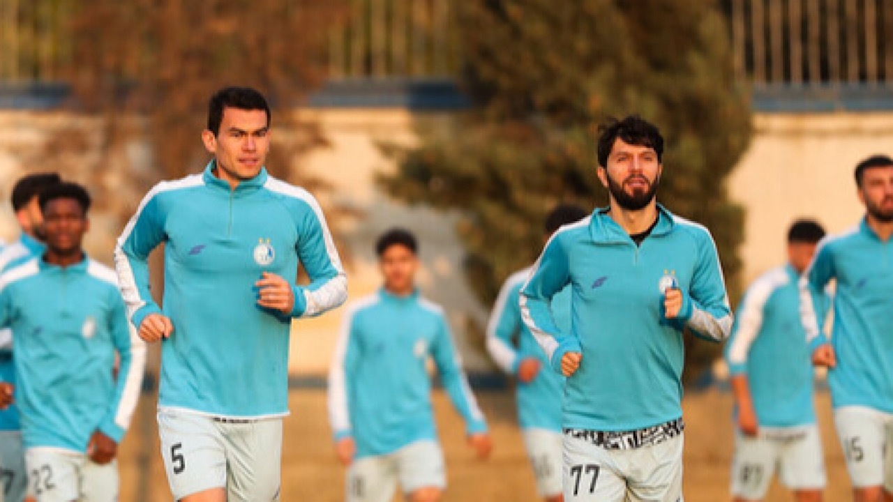 مشهد میزبان بازی استقلال و گل گهر شد