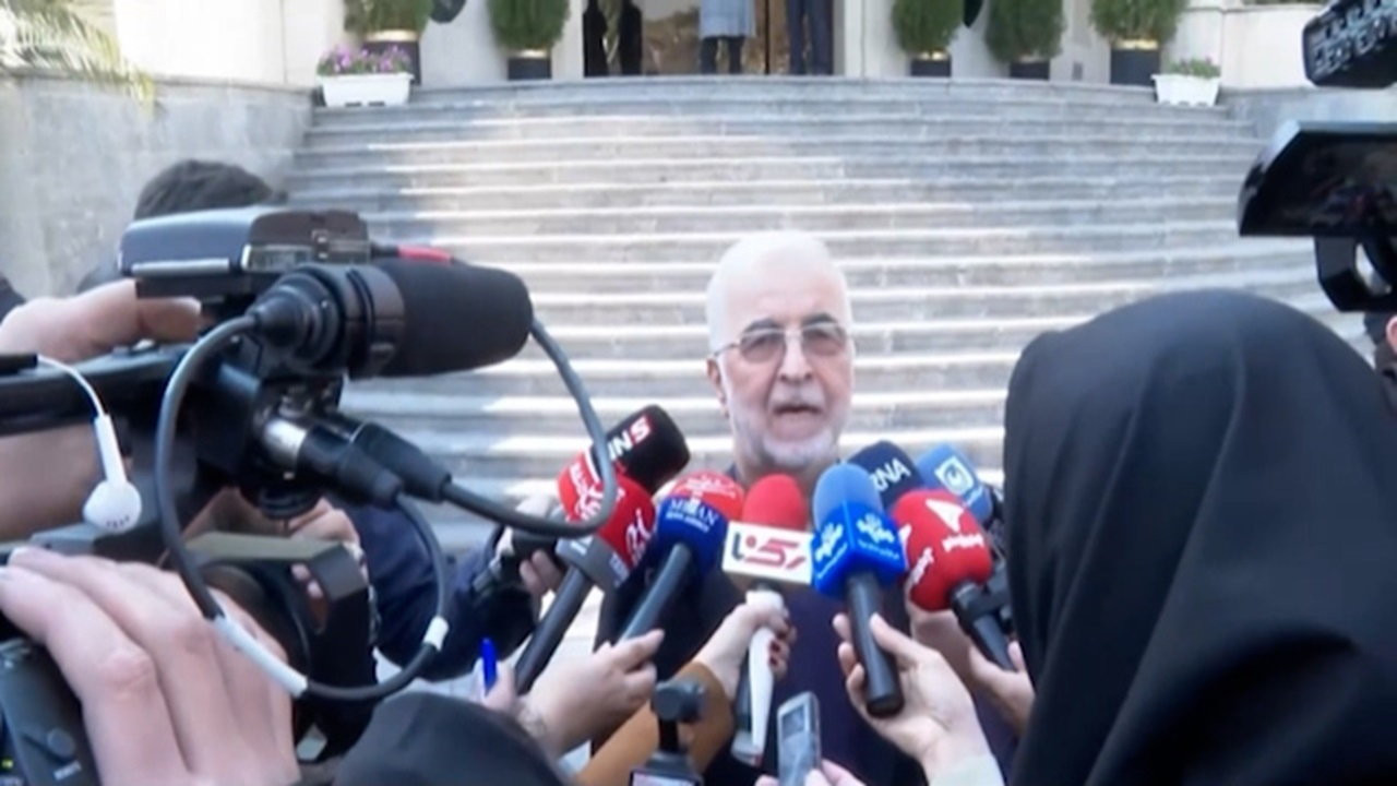 بوی بنزین در حیاط دولت این هفته حسابی به مشام خبرنگاران رسید + فیلم