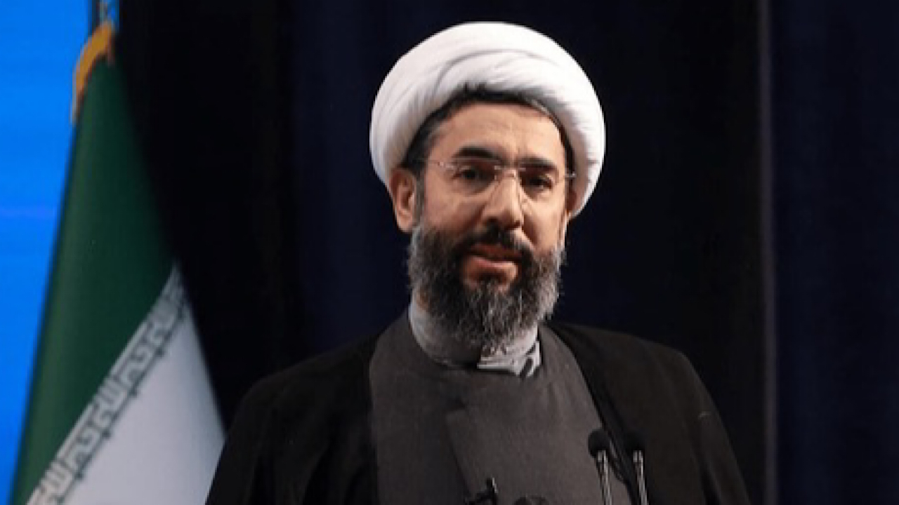 ایستادن روی پای خود به معنی قطع رابطه با جهان نیست