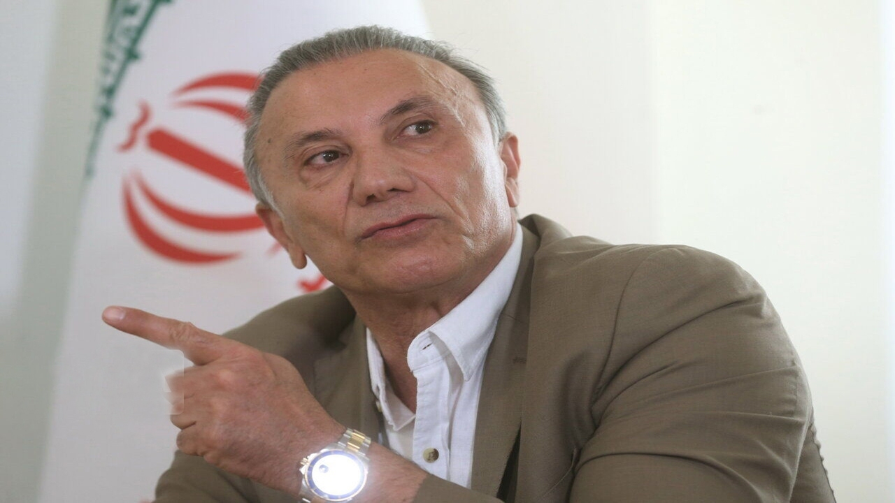 تقسیم پاداش از سوی یک بازیکن کار درستی نیست/ پرسپولیس نیاز به خون تازهای دارد