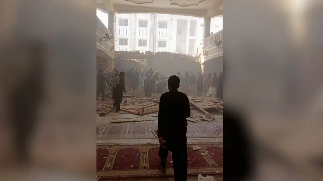 انفجار مسجد شیعیان پاکستان ۸۰ کشته و زخمی برجا گذاشت