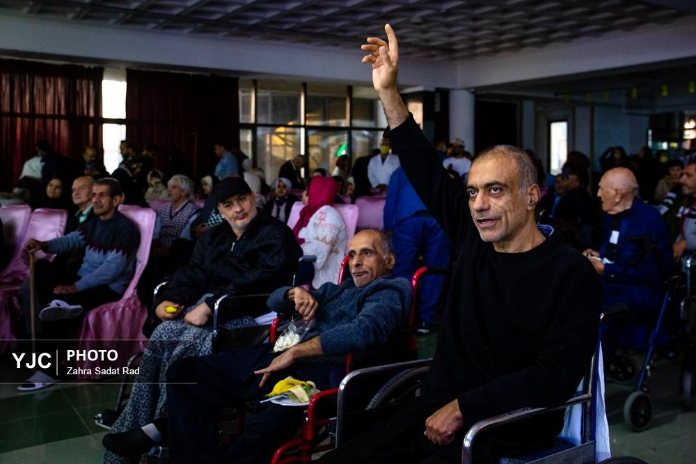 مراسم شب یلدا در آسایشگاه سالمندان کهریزک