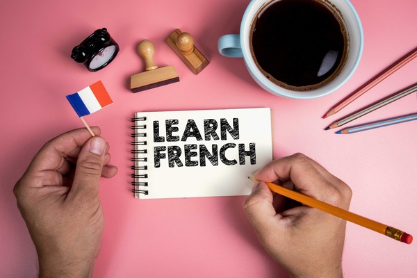 برای یادگیری زبان فرانسه از کجا شروع کنیم؟