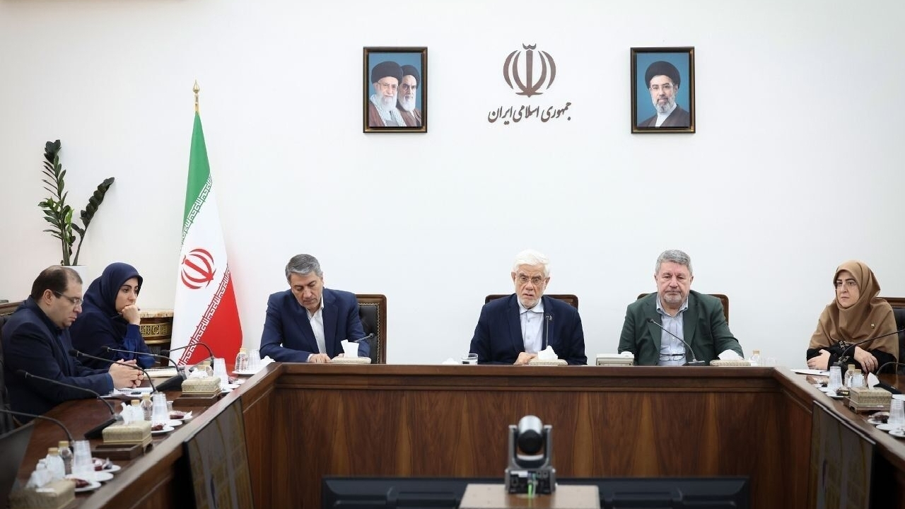 عارف: در بیان عملکرد دولت بی‌انصافی می‌شود