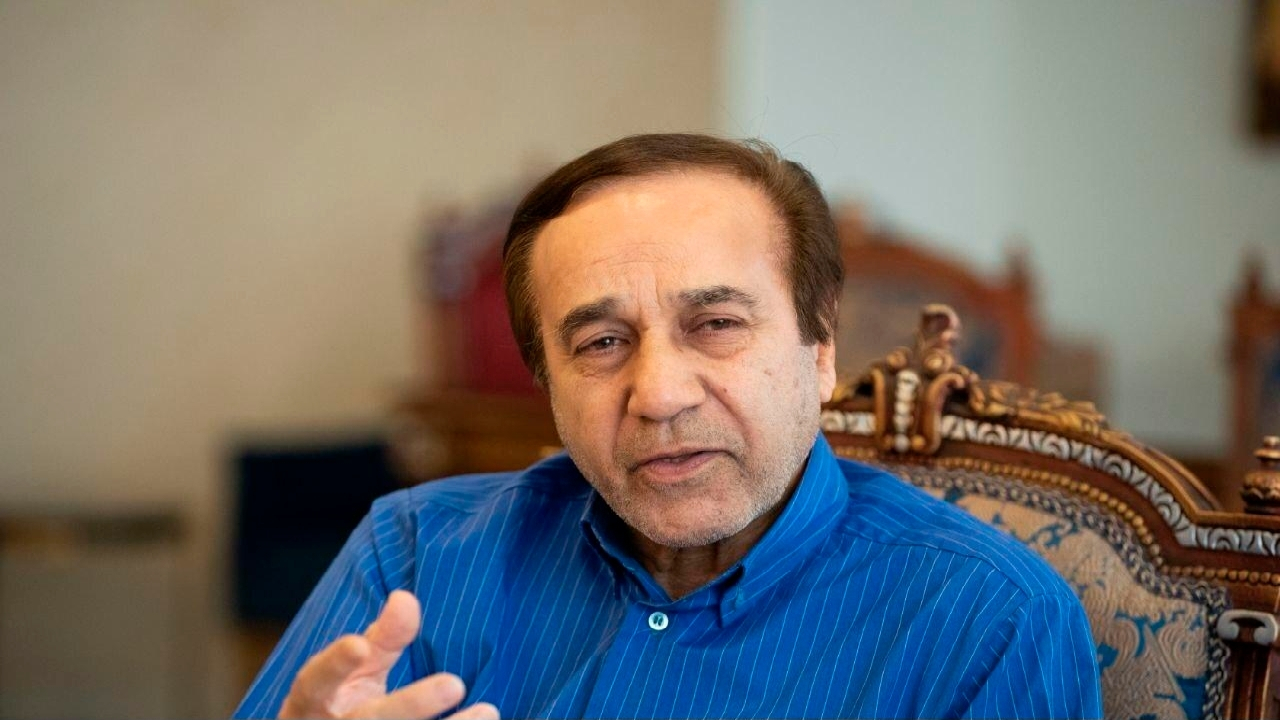 محمد گلریز: مردم ایران در سخت‌ترین شرایط پای وطن ایستاده‌اند + فیلم