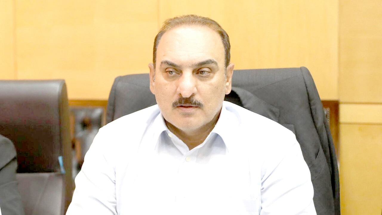 ارز دولت برای واردات بنزین تمام شده است/ احتمالا نرخ کارت آزاد جایگاههای سوخت تغییر کند