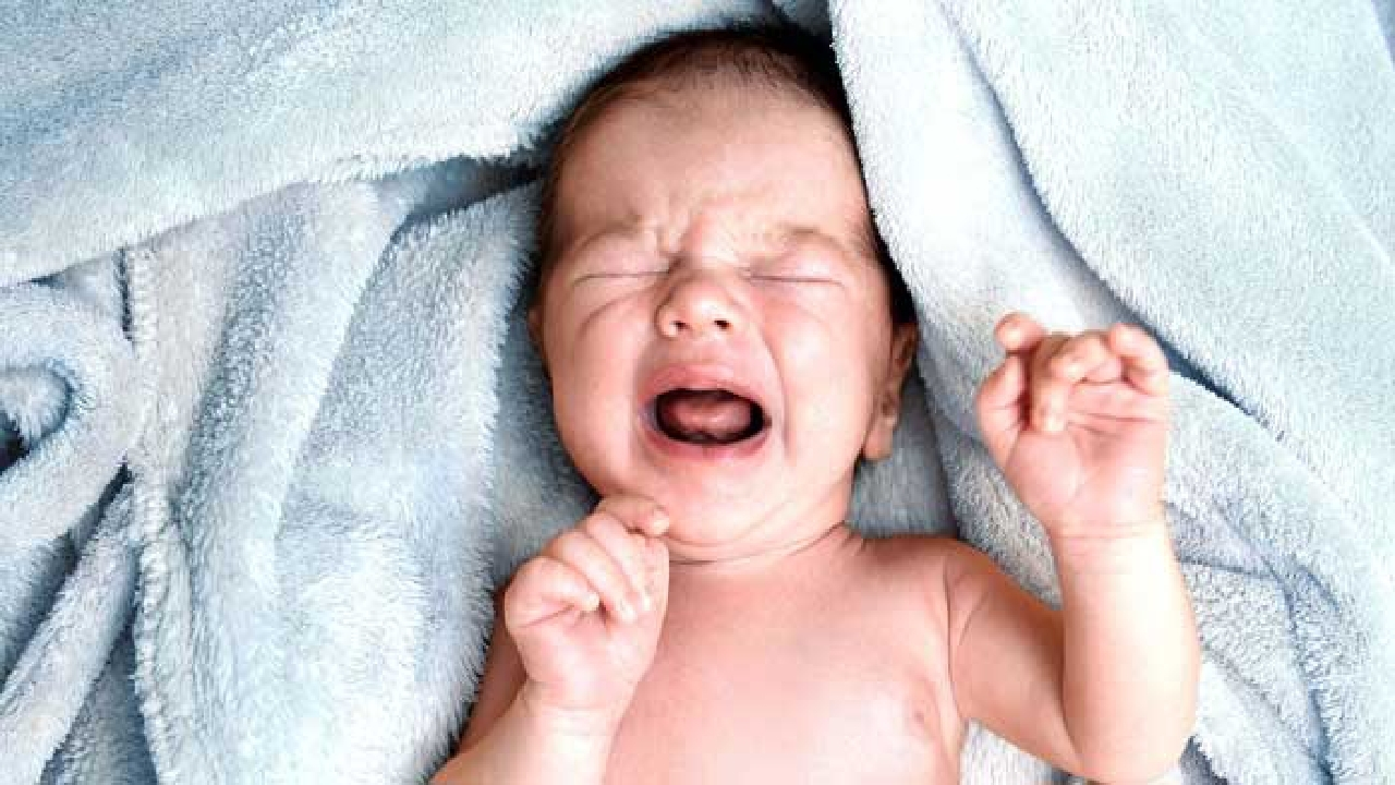 نجات جان نوزاد چهل روزه با راهنمایی تلفنی کاربر هلال احمر مشهد + فیلم