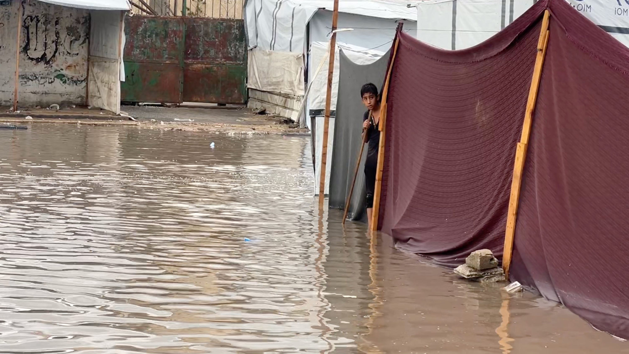 شهادت نوزاد هشتماهه در غزه بر اثر سرما و سیلاب