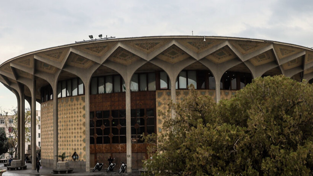 تئاترشهر، تالار هنر و سنگلج چقدر فروختند؟