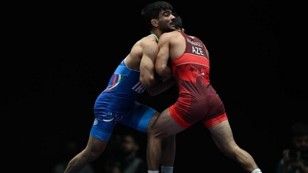 احمدی وفا مدال اول کشتی فرنگی را دشت کرد