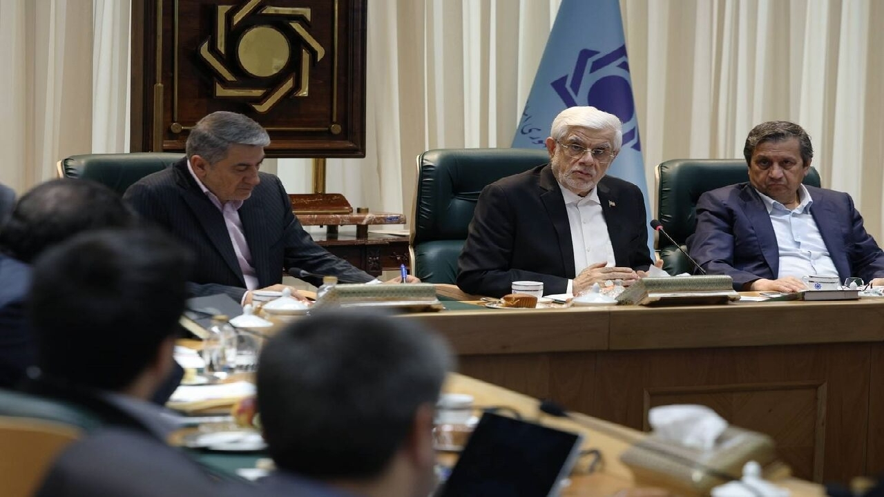 محمدرضا عارف: آمریکا کار جدیدی نمیتواند بکند
