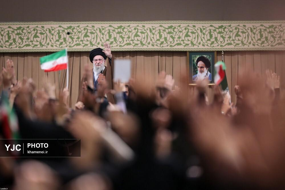 دیدار دانشآموزان و دانشجویان به مناسبت ۱۳ آبان با رهبر انقلاب اسلامی