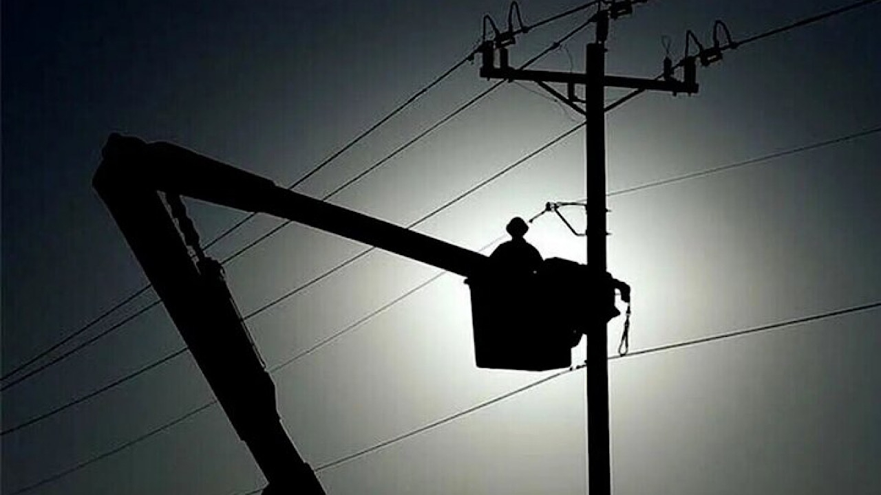 چند نقطه از شبکه برق هرمزگان هدف حملات دشمن قرار گرفت