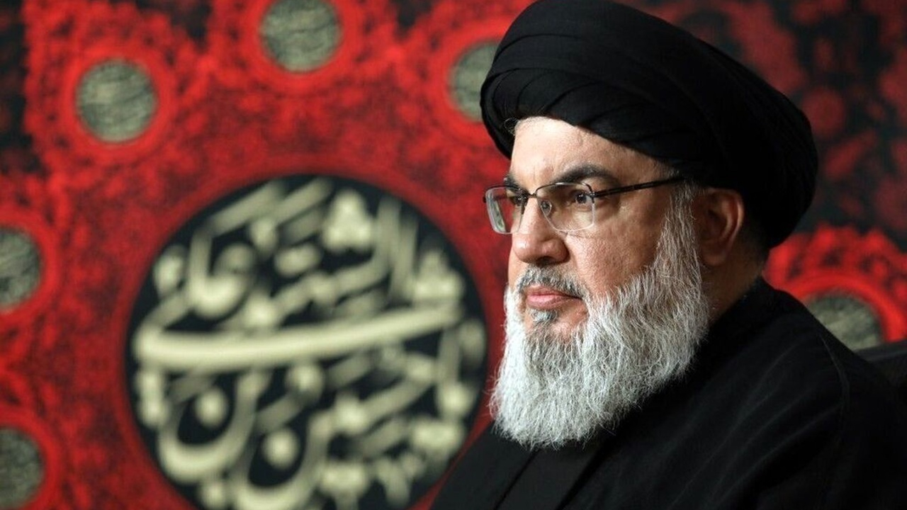 تصاویری از حضور شهید سید حسن نصرالله در خیابان‌های ضاحیه جنوبی بیروت + فیلم