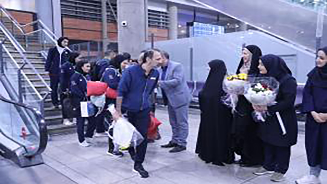 بازگشت قهرمانان ایران از چنگدو؛ کاراتهکاها، ووشوکاران و کماندار ملی در آغوش وطن