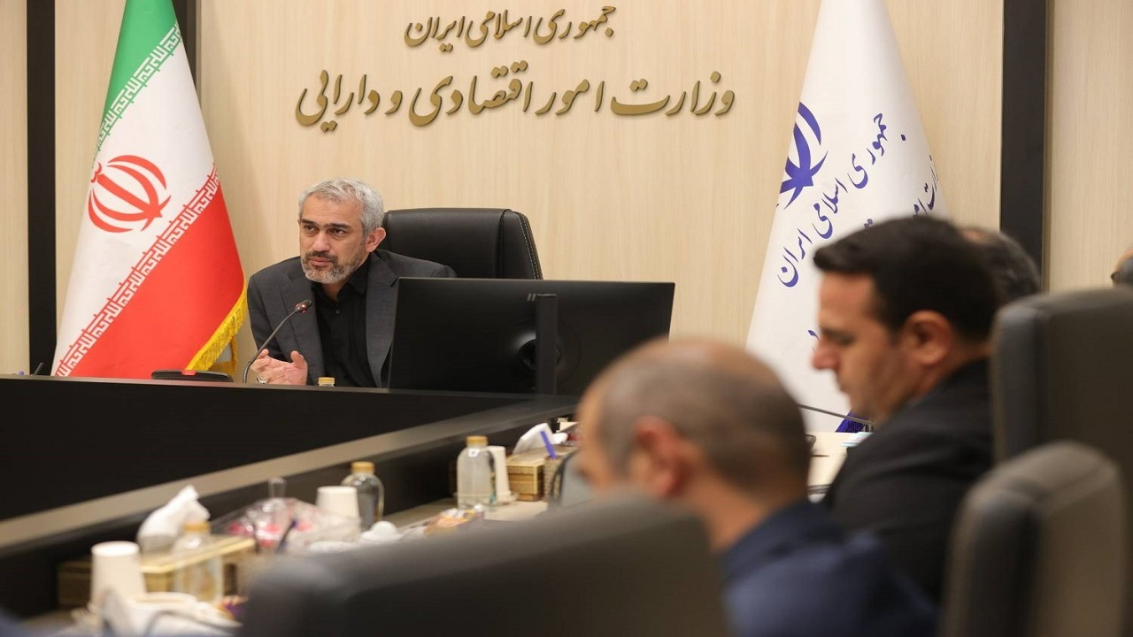 وزیر اقتصاد: واگذاری فعالیتهای اقتصادی به بخش خصوصی اولویت اصلی است