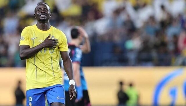 سادیو مانه در النصر ماندنی شد