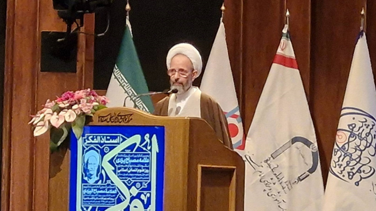 علامه مصباح نقش مهمی برای نظریه‌پردازی مردم از روی بصیرت قائل بود