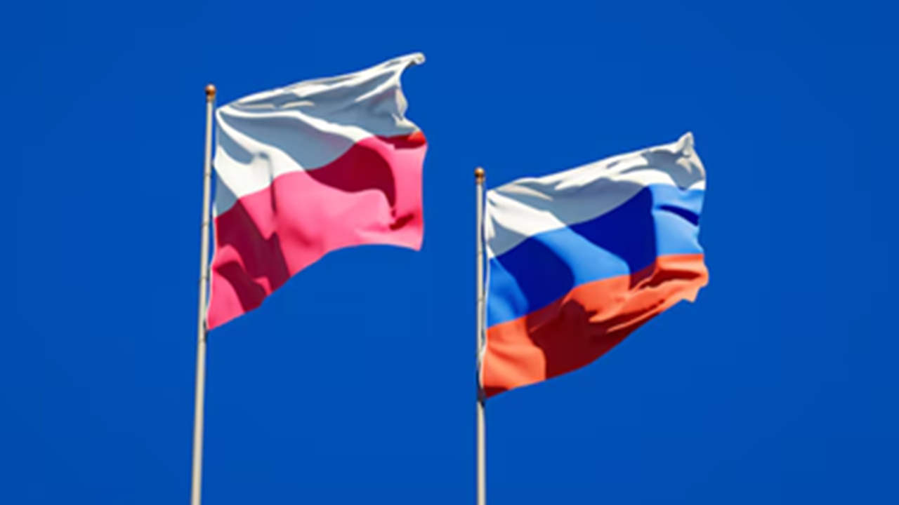 تحریف تاریخ توسط ورشو؛ بذرافشانیِ اختلاف میان ایران و روسیه