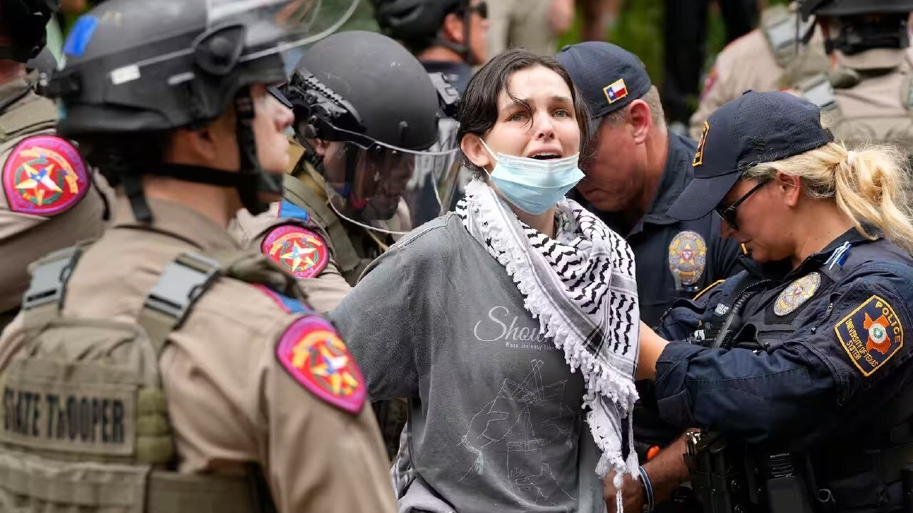 بازداشت و بازجویی به خاطر محکوم کردن اسرائیل + فیلم