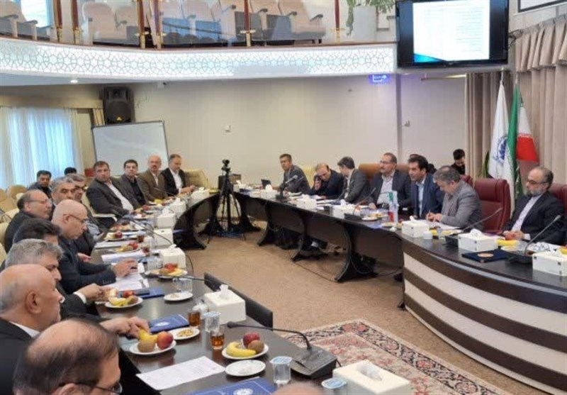 با هرگونه تهدید تولید ملی مبارزه میکنیم
