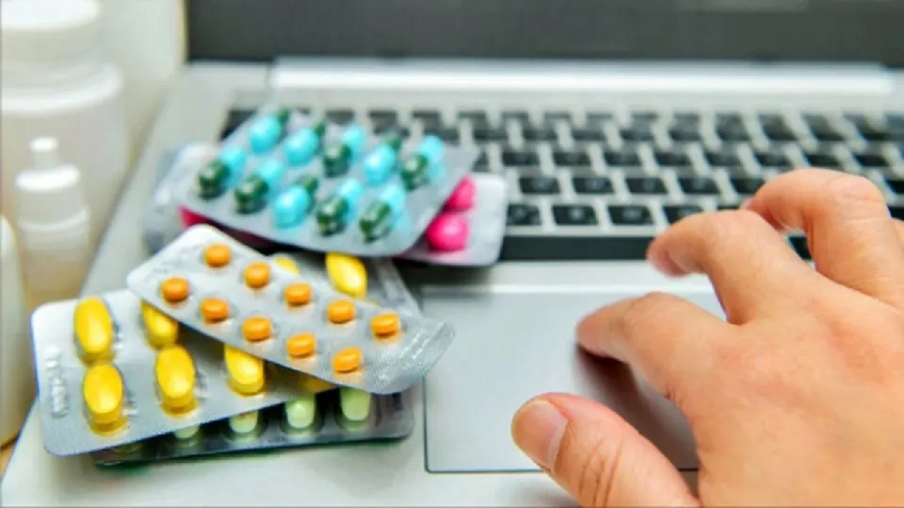 فروش آنلاین دارو باید قانونمند شود