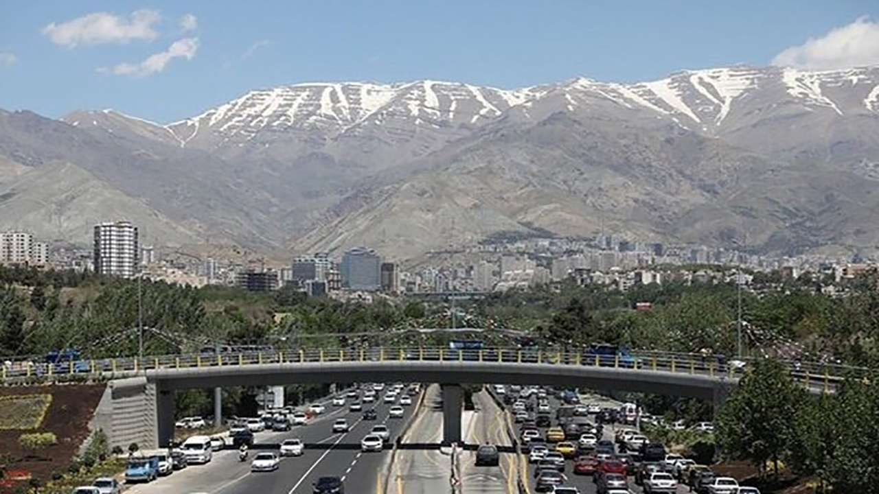 کیفیت هوای تهران در وضعیت زرد و قابل قبول قرار دارد