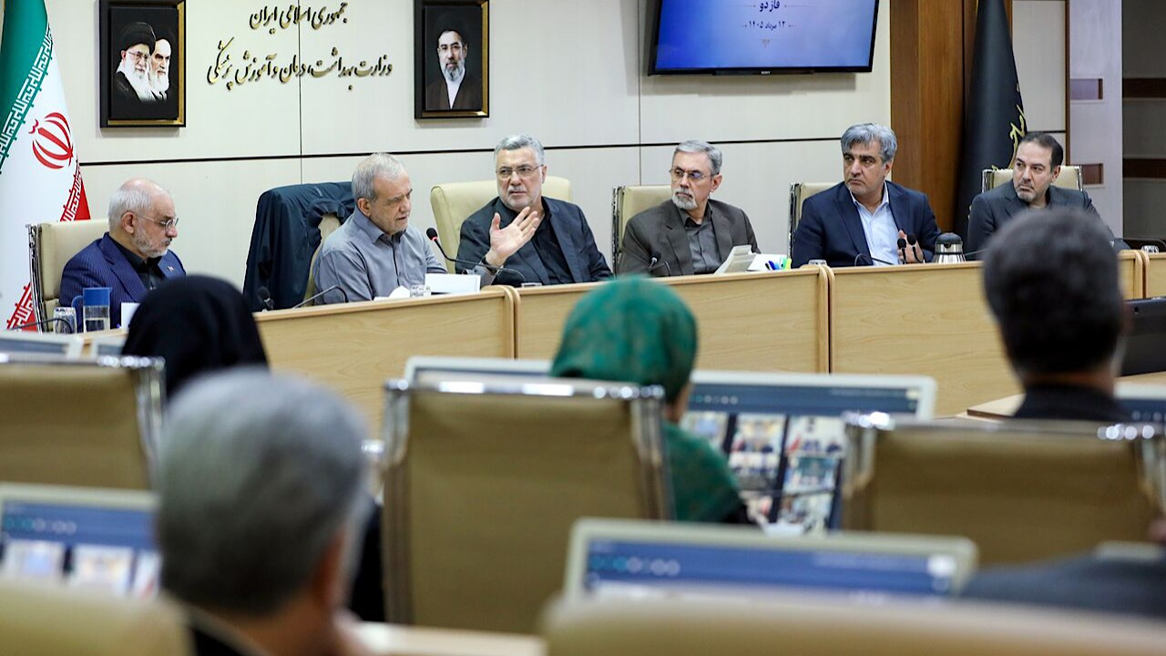 پزشکیان: با اتکا به نخبگان و مدیران با انگیزه میتوان تحول نظام سلامت را محقق کرد