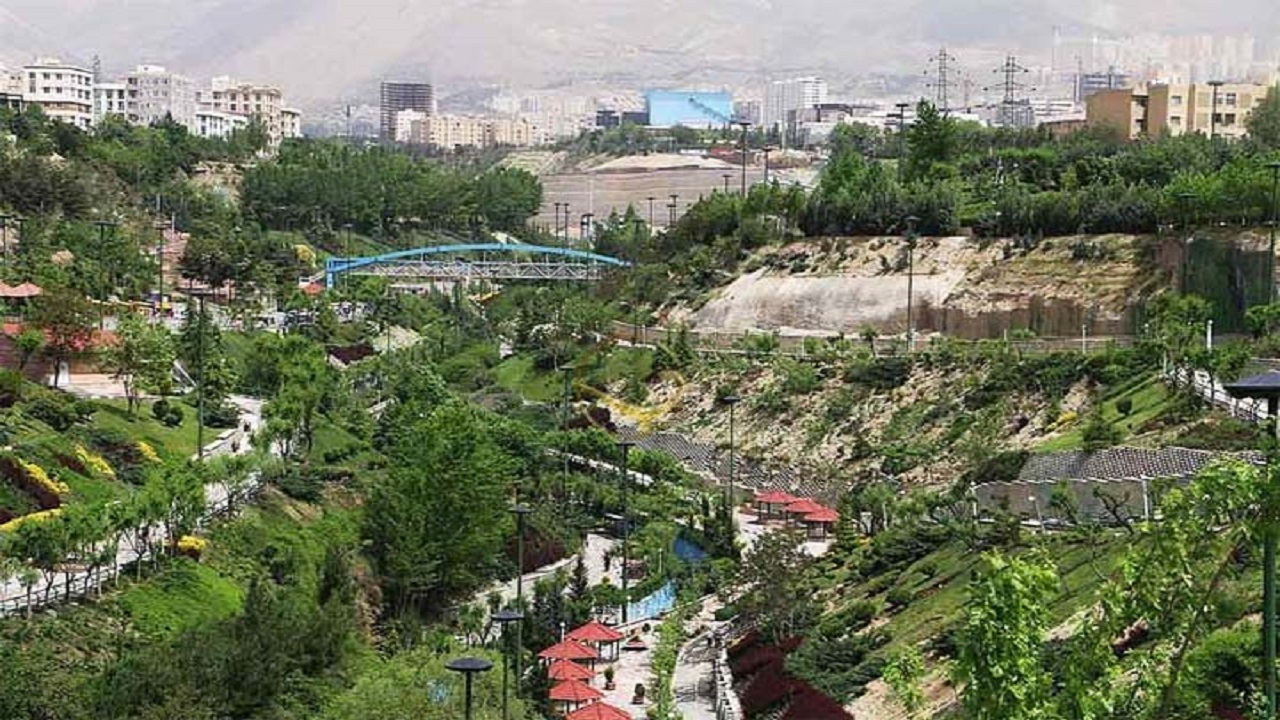 بوستان نهج البلاغه به دست فعالان محیط زیست پاکسازی میشود
