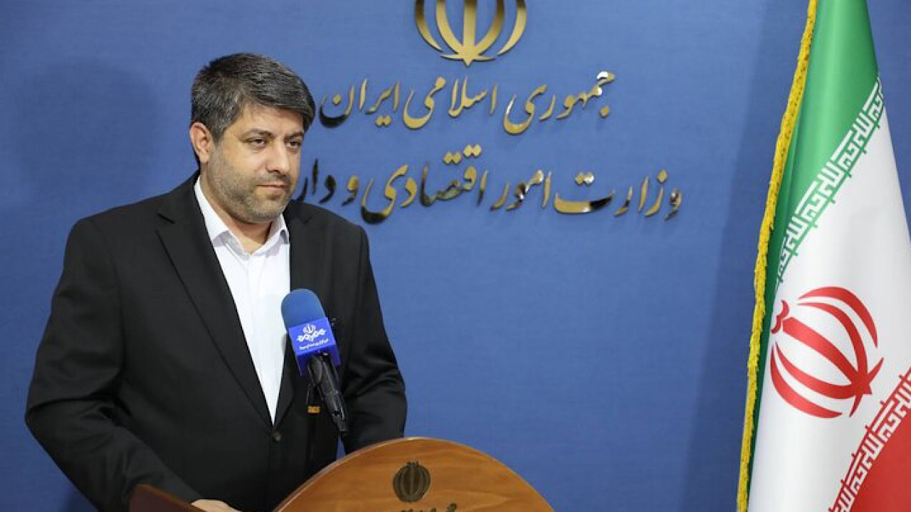 واردات خودرو زیاد نشد بلکه دستور تخلیه اضطراری خودروهای وارداتی صادر شده بود
