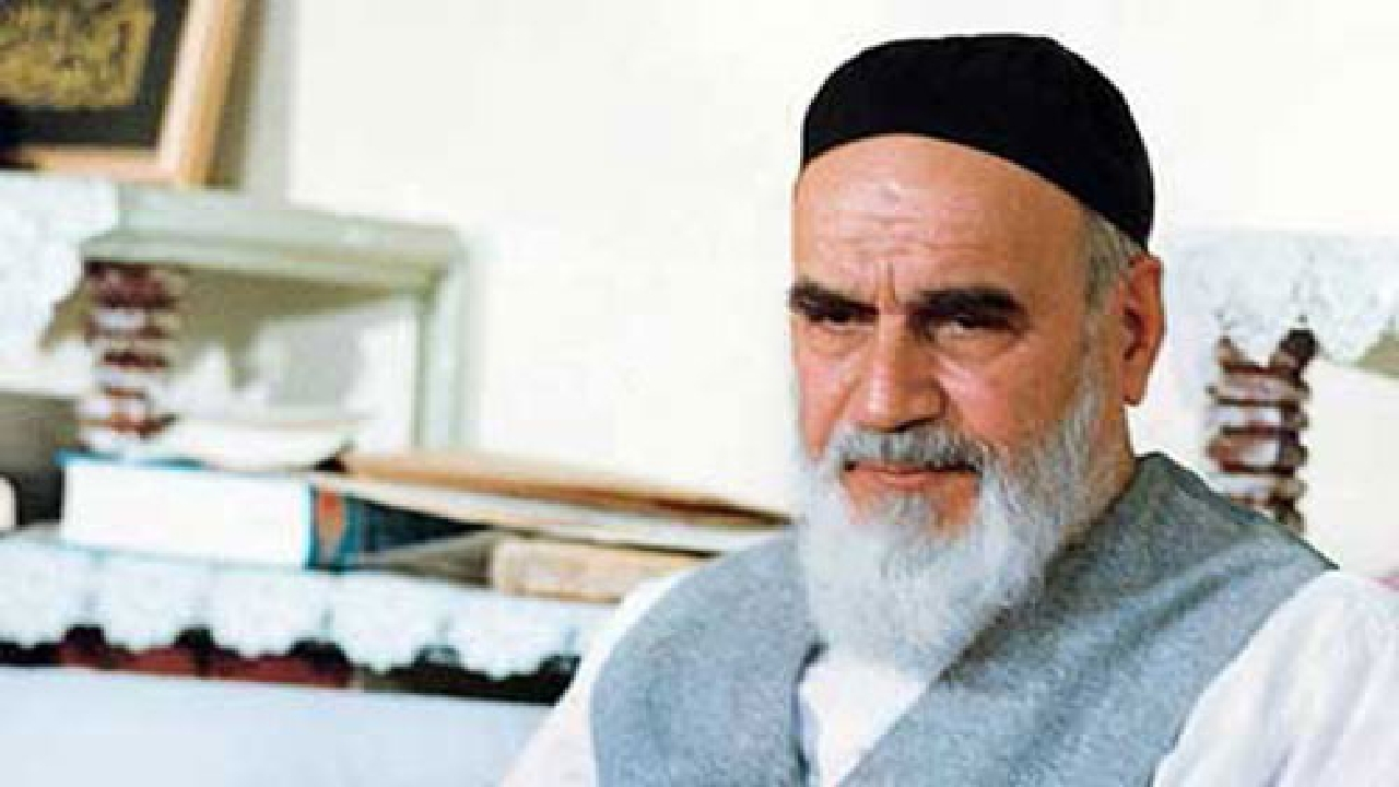 امام خمینی (ره): رجایی و دیگران اگر نیستند، خدا هست + فیلم