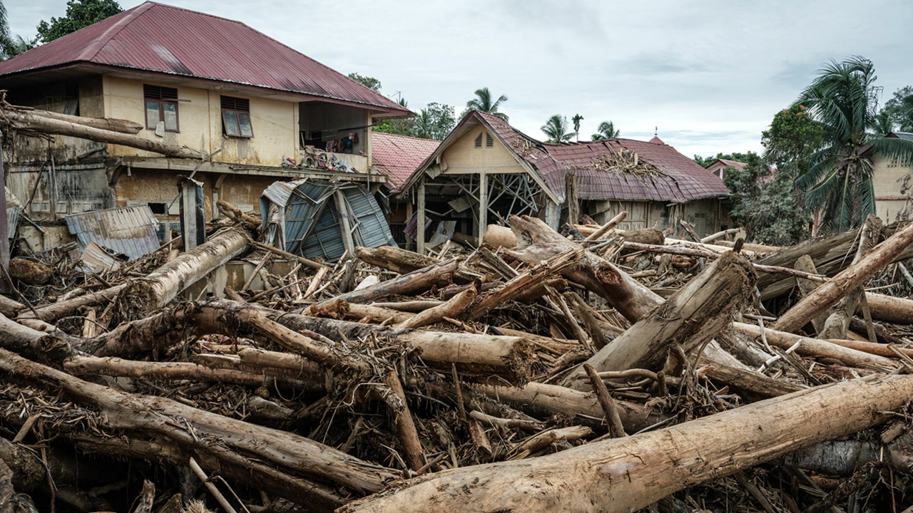زمین در سالی پر از آتش و سیل؛ خسارت بلایا از ۱۰۰ میلیارد دلار گذشت