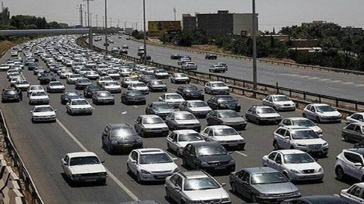 ترافیک در برخی از جاده های زنجان نیمه سنگین است