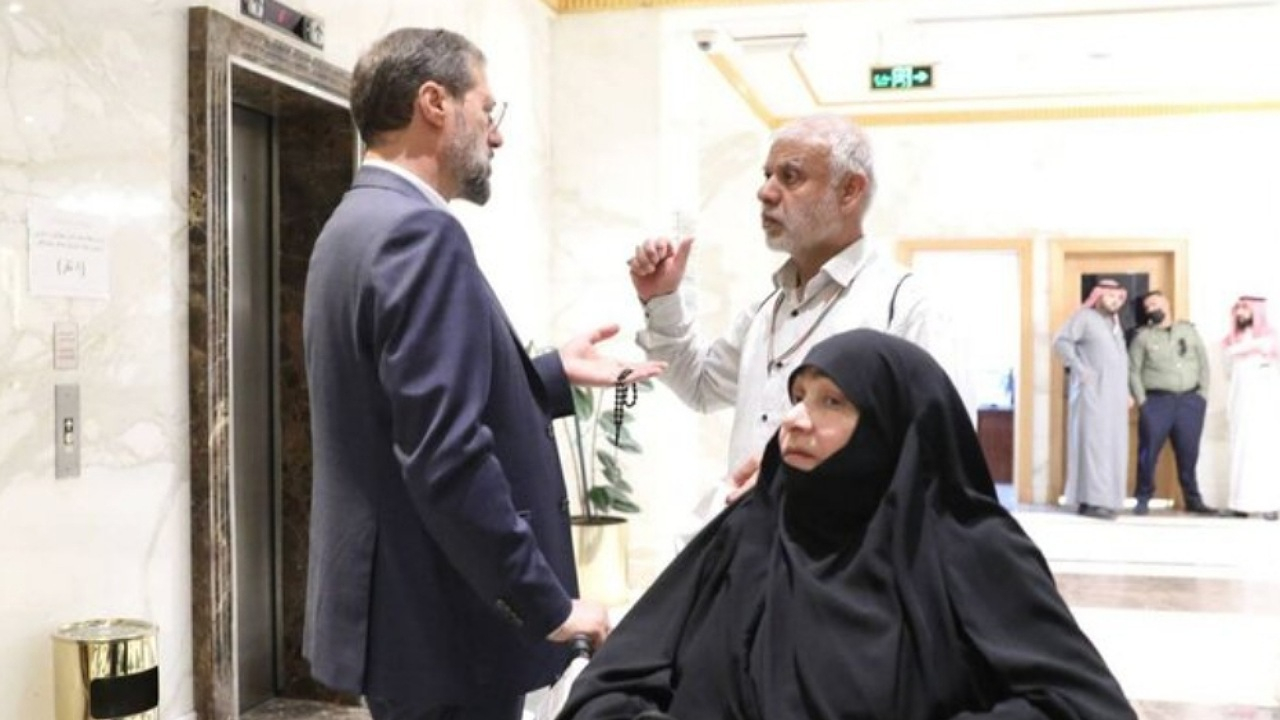 مسئولان حج و زیارت پای درد و دل زائران در مدینه نشستند