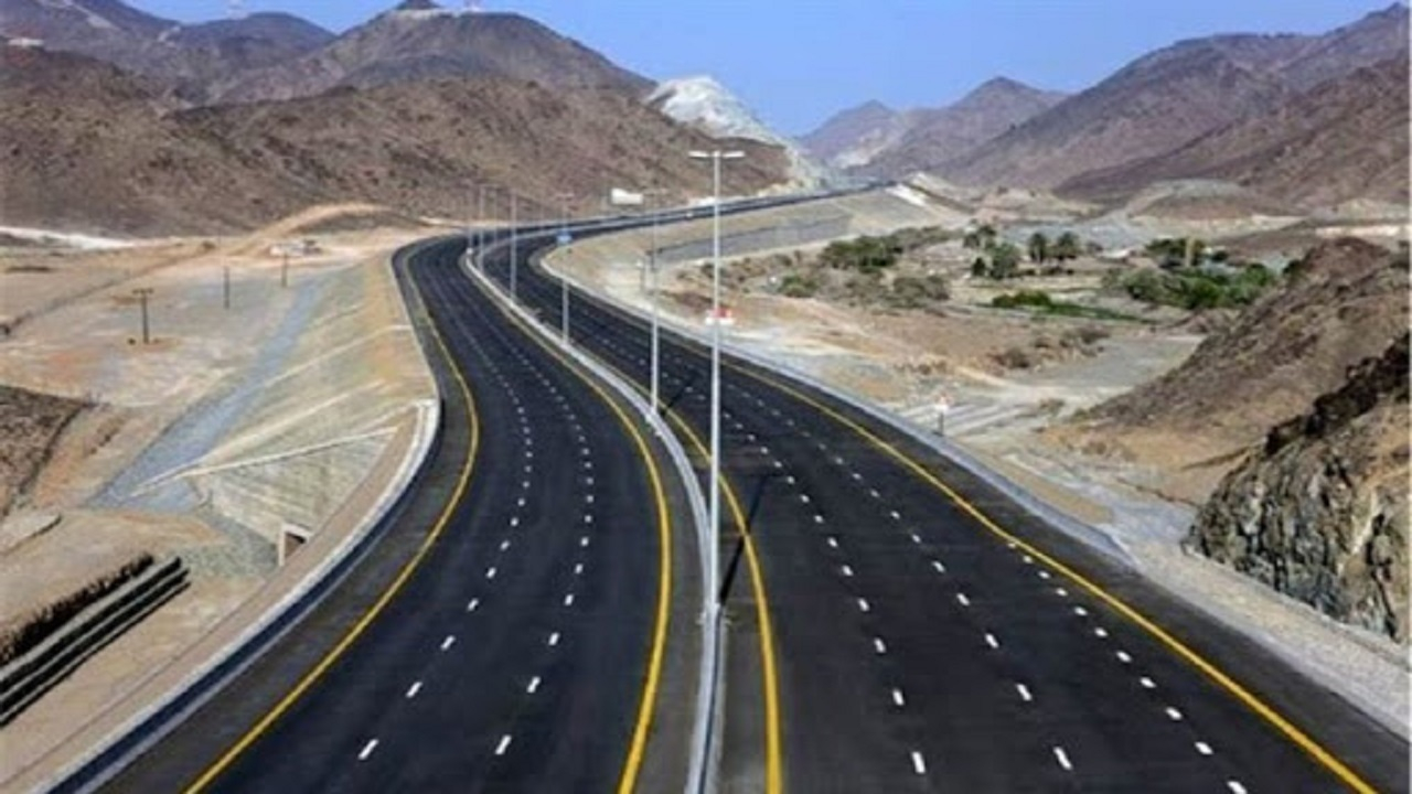 بهره‌برداری از ۲ هزار و ۲۴۴ کیلومتر بزرگراه و راه اصلی