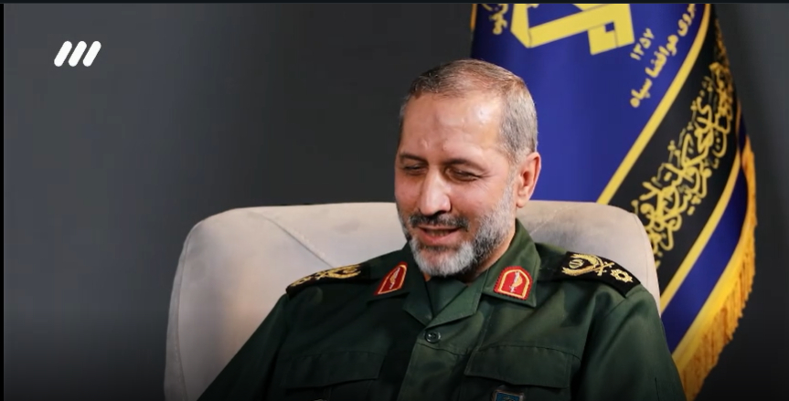 مردم در دفاع از کشور همیشه پای کار ایستاده‌اند