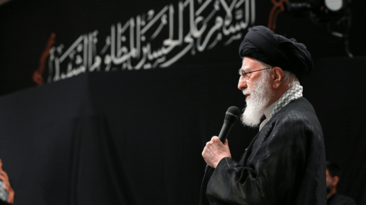 درسهای عاشورایی شهید خامنهای