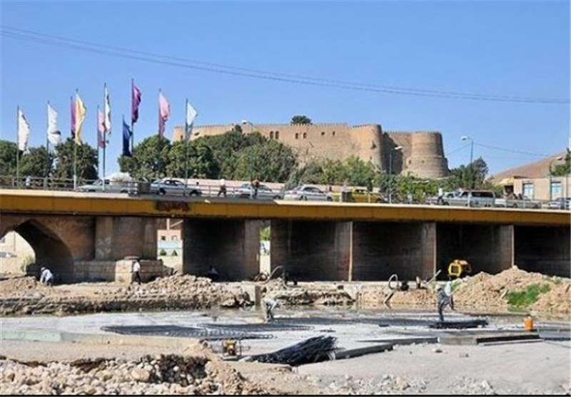 عبور خودرو از پل تاریخی صفوی خرمآباد ممنوع میشود