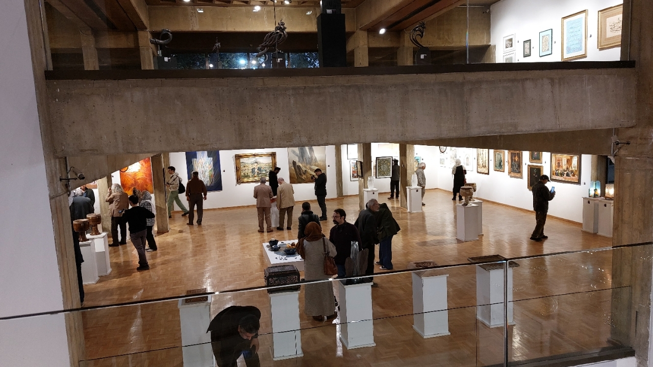 سومین نمایشگاه آثار هنرهای تجسمی و سنتی راهاندازی شد