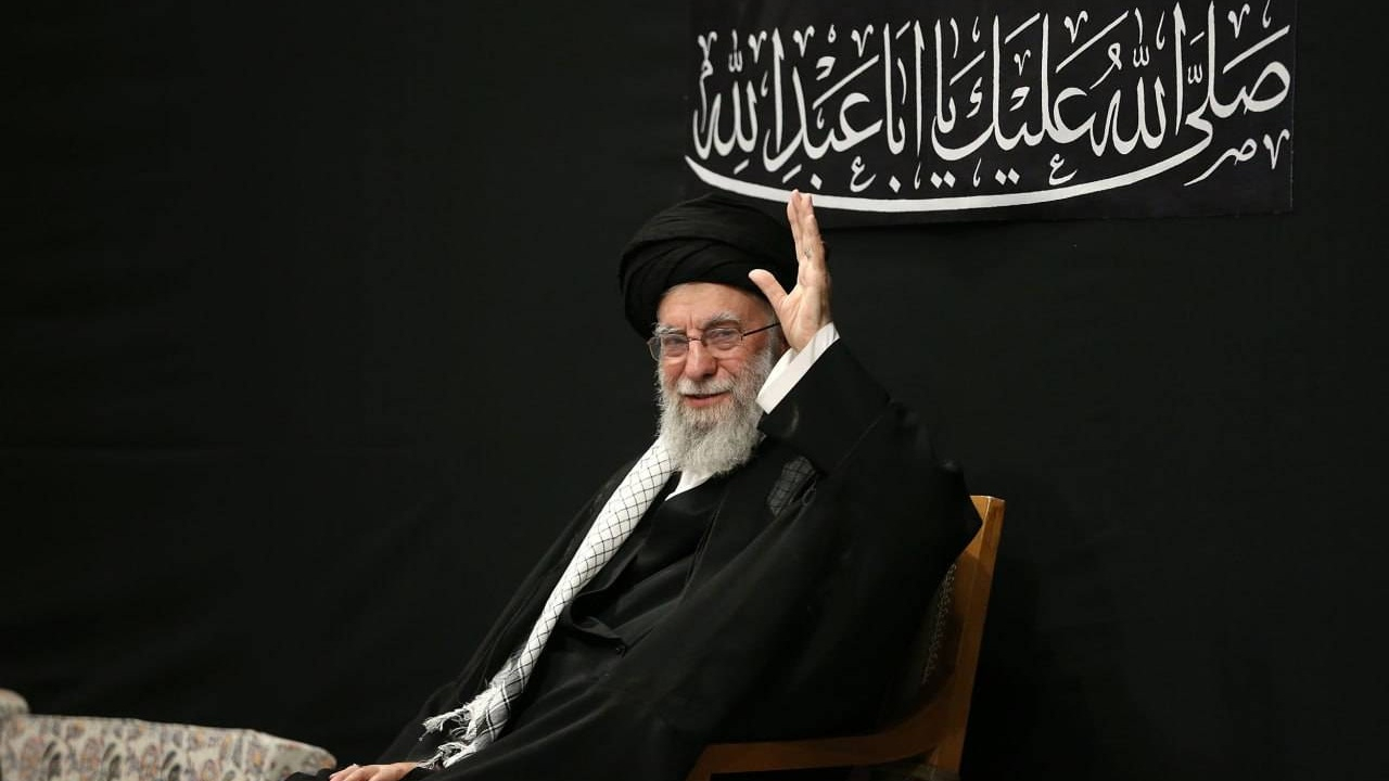 واکنشها در فضای مجازی به حضور رهبر معظم انقلاب در حسینیه امام خمینی (ره) + فیلم