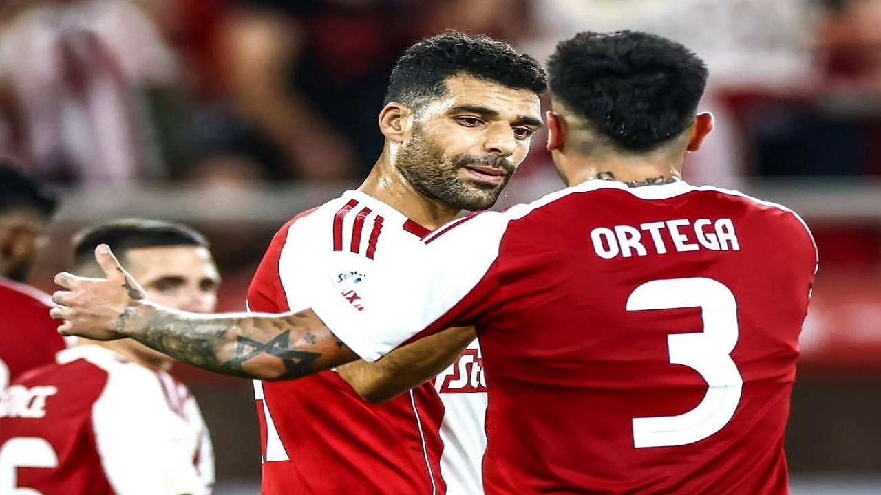 بریس طارمی در شب پیروزی المپیاکوس+ فیلم