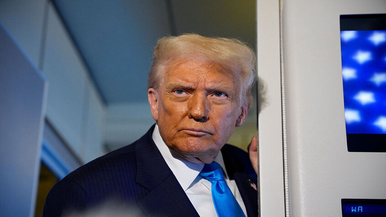 غذای لوکس ترامپ در آسمان، در حالی‌که آمریکایی‌ها گرسنه‌اند!