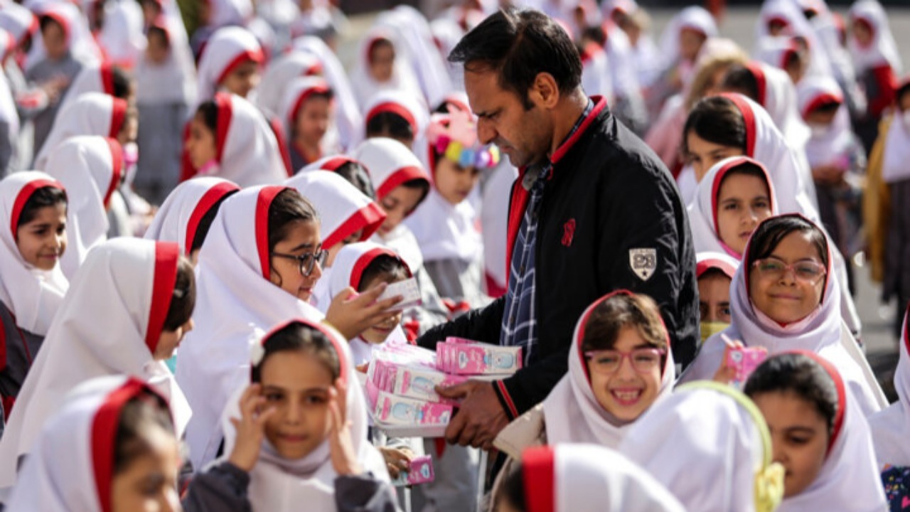 توضیح وزیر آموزش و پرورش درباره توزیع شیر در مدارس + فیلم