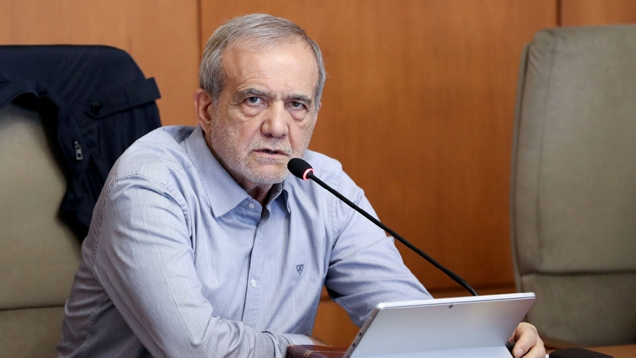 پزشکیان: رعایت قوانین و هنجارهای ملی در حوزه عفاف و حجاب باید از درون دستگاهها آغاز شود