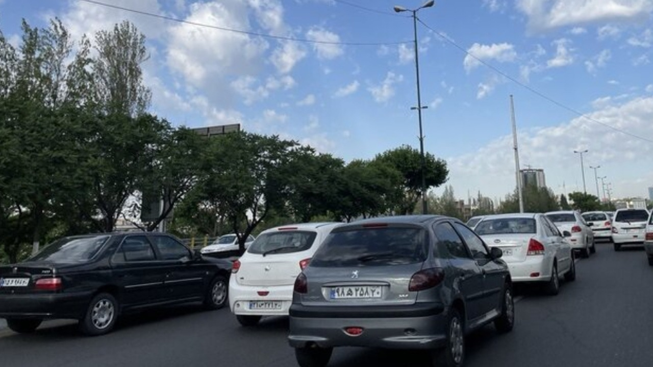 ترافیک نیمهسنگین در ۳ محور پرتردد کشور/ محور طالقان-هشتگرد همچنان مسدود است