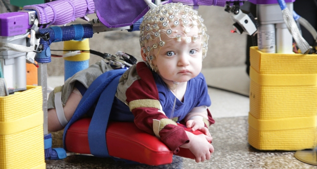 طراحی واکر مخصوص کودکان فلج مغزی