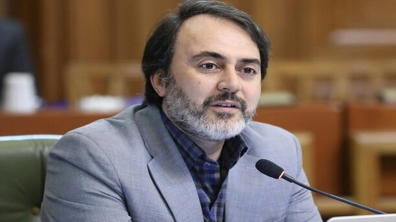 پیرهادی خواستار تعیین تکلیف فوری لوایح و طرح‌های معطل‌مانده شهرداری در شورا شد